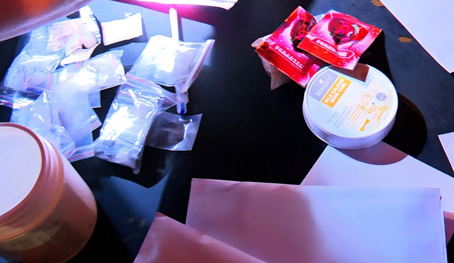 Ninh B&igrave;nh: Kiểm tra hai qu&aacute;n bar gần 200 kh&aacute;ch, ph&aacute;t hiện 30 đối tượng dương t&iacute;nh ma t&uacute;y- Ảnh 2.