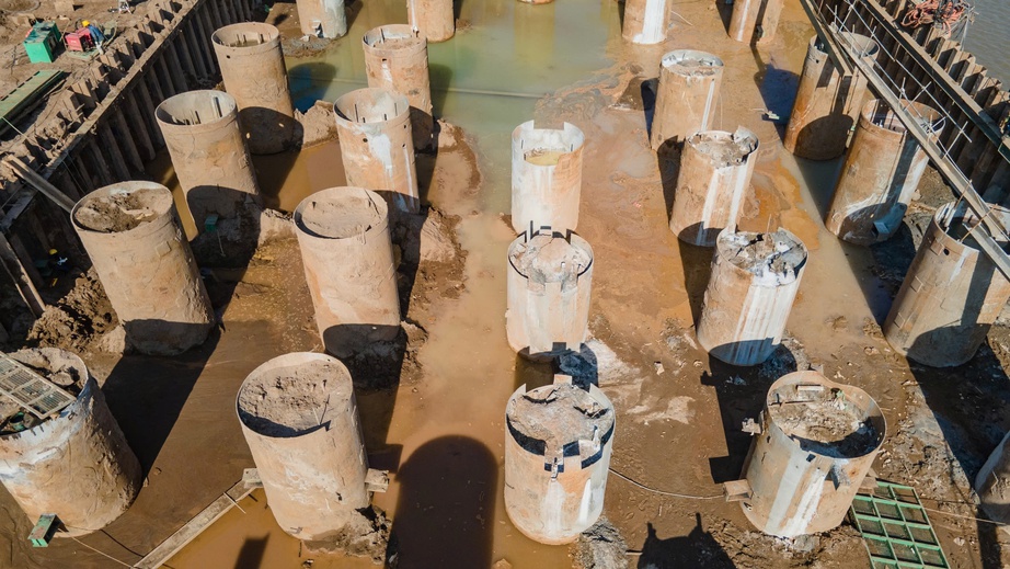 Trung Chính dồn lực bứt tốc trên đại công trường cầu Tứ Liên- Ảnh 2. Trung Chính dồn lực bứt tốc trên đại công trường cầu Tứ Liên- Ảnh 2.