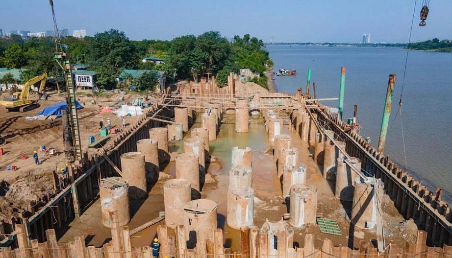 Trung Chính dồn lực bứt tốc trên đại công trường cầu Tứ Liên- Ảnh 3. Trung Chính dồn lực bứt tốc trên đại công trường cầu Tứ Liên- Ảnh 3.