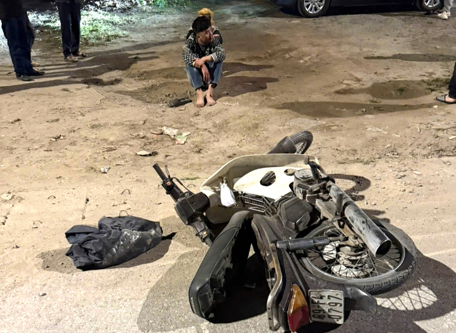 Hưng Y&ecirc;n: Thanh ni&ecirc;n tăng ga, th&ocirc;ng chốt nồng độ cồn, t&ocirc;ng trực diện đại &uacute;y CSGT - Ảnh 1.