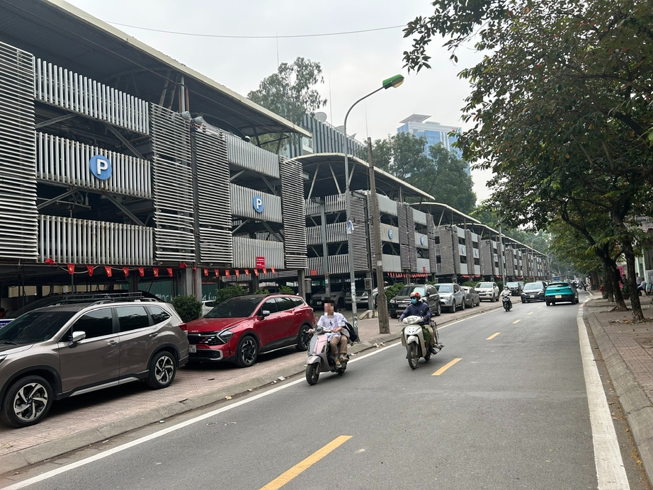 Huy động nguồn lực xã hội hóa giảm áp lực bãi đỗ xe tại Hà Nội- Ảnh 4.