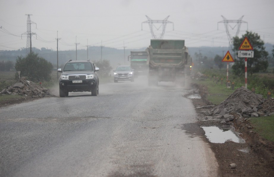 Tuyến tỉnh lộ huyết mạch ở Quảng Trị hư hỏng nặng được đầu tư sửa chữa thế n&agrave;o?- Ảnh 1.