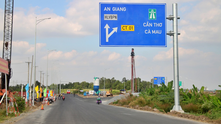 Thi c&ocirc;ng xuy&ecirc;n tết, sớm đưa v&agrave;o khai th&aacute;c cao tốc Hậu Giang - C&agrave; Mau- Ảnh 11.