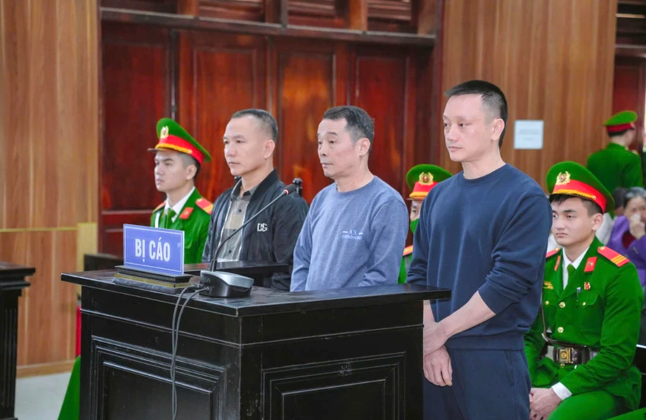 "Trùm" giang hồ Vi "Ngộ" lĩnh ba năm tù vì đưa hối lộ- Ảnh 1. "Trùm" giang hồ Vi "Ngộ" lĩnh ba năm tù vì đưa hối lộ- Ảnh 1.