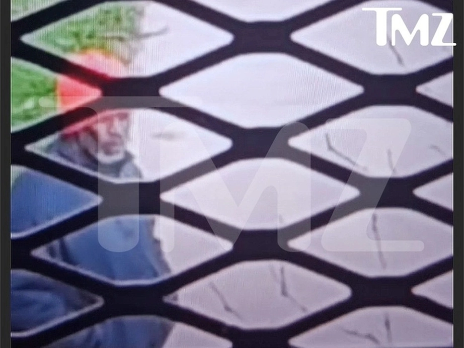 Netflix bác bỏ cáo buộc dùng trái phép tư liệu trong phim về Diddy- Ảnh 2.