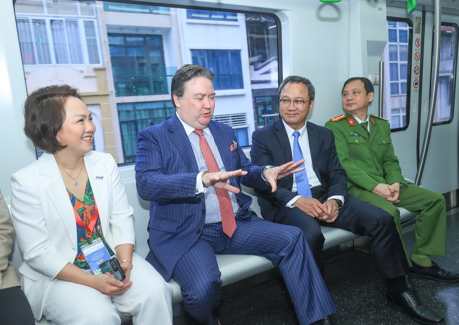 Chính thức áp dụng thẻ vé kiểm soát tự động trên tuyến 2A Cát Linh - Hà Đông- Ảnh 3. Chính thức áp dụng thẻ vé kiểm soát tự động trên tuyến 2A Cát Linh - Hà Đông- Ảnh 3.