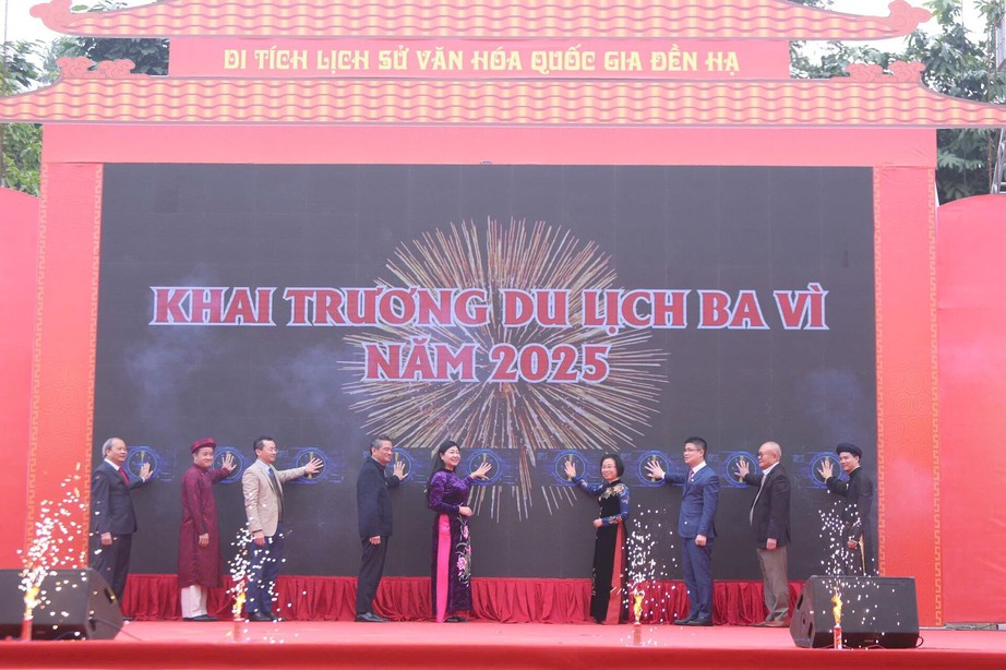 Khai hội Tản Viên Sơn Thánh và năm du lịch Ba Vì 2025- Ảnh 1.