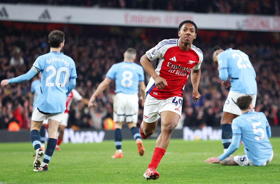 Ngoại hạng Anh: Arsenal thắng hủy diệt Man City, MU thua sốc Crystal Palace- Ảnh 1.