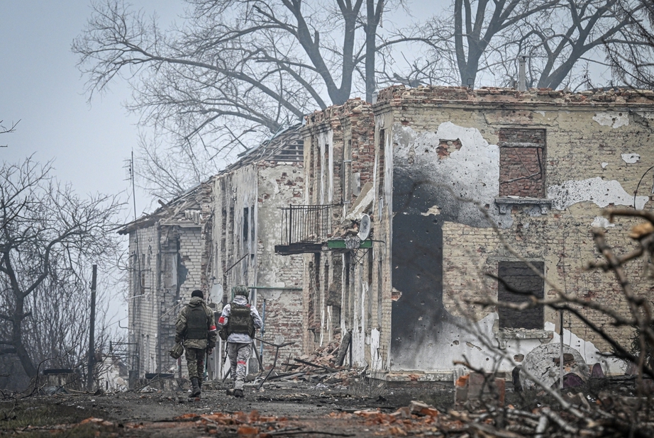 Nga cân nhắc kế hoạch ngừng bắn ở Ukraine, Mỹ đe dọa áp thêm trừng phạt- Ảnh 1.