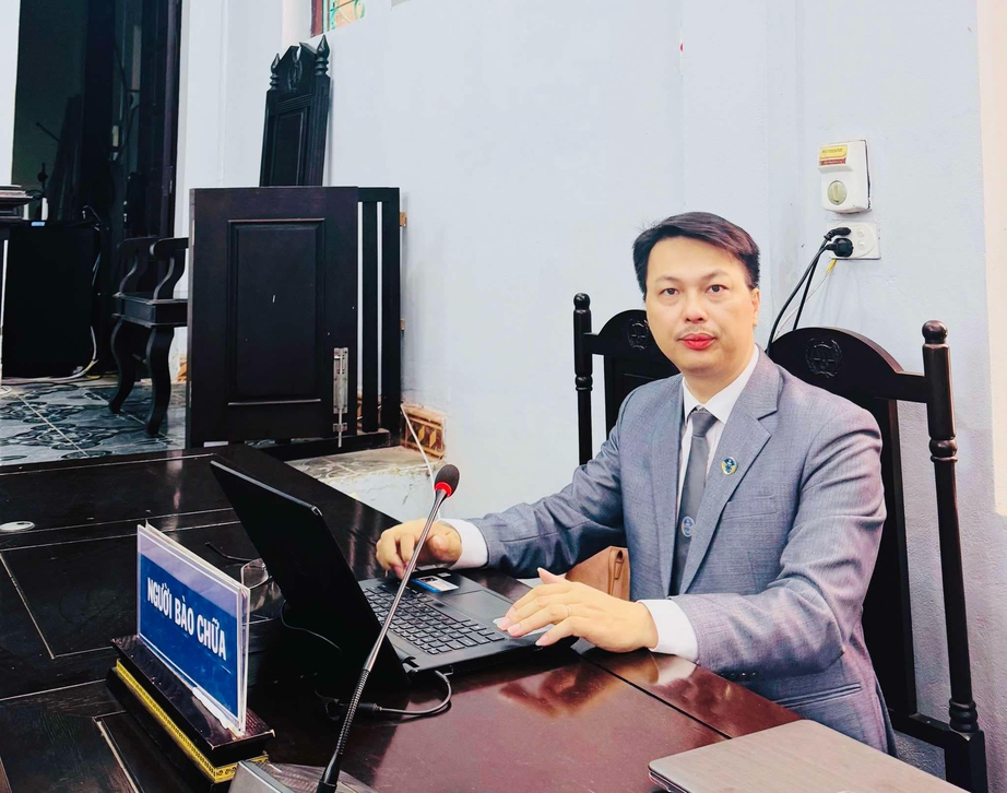 Hằng Du Mục, Quang Linh Vlogs "lách luật" tổ chức họp báo có vi phạm pháp luật?- Ảnh 2. Hằng Du Mục, Quang Linh Vlogs "lách luật" tổ chức họp báo có vi phạm pháp luật?- Ảnh 2.
