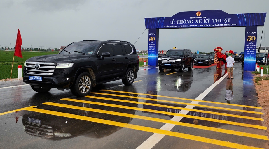 Cầu trăm tỷ thông xe nối Bắc Ninh - Bắc Giang, người dân thoát cảnh qua sông lụy đò- Ảnh 3. Cầu trăm tỷ thông xe nối Bắc w88 link vao w88 moi nhat - Bắc Giang, người dân thoát cảnh qua sông lụy đò- Ảnh 3.