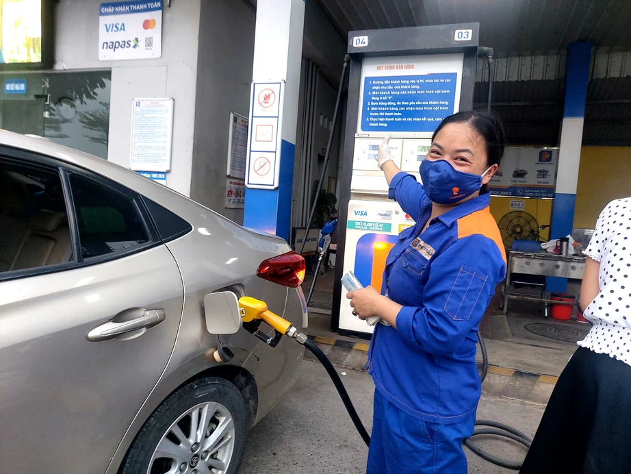 Đau đầu bài toán dự trữ xăng dầu, Bộ Công thương trình phương án mới- Ảnh 2. Đau đầu bài toán dự trữ xăng dầu, Bộ Công thương trình phương án mới- Ảnh 2.