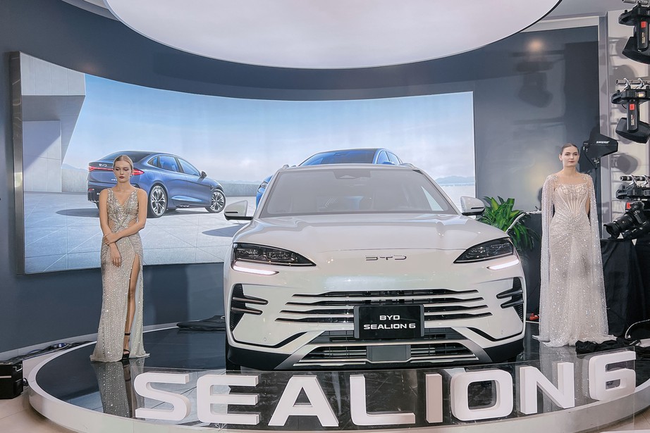 BYD Sealion 6 - SUV xăng lai điện đầu tiên ra mắt tại miền Bắc