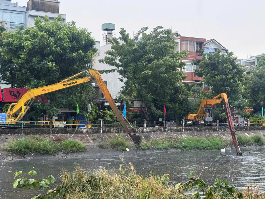 Khởi công cải tạo tuyến rạch ô nhiễm nhất TP.HCM sau 20 năm chờ đợi- Ảnh 5. Khởi công cải tạo tuyến rạch ô nhiễm nhất TP.HCM sau 20 năm chờ đợi- Ảnh 5.