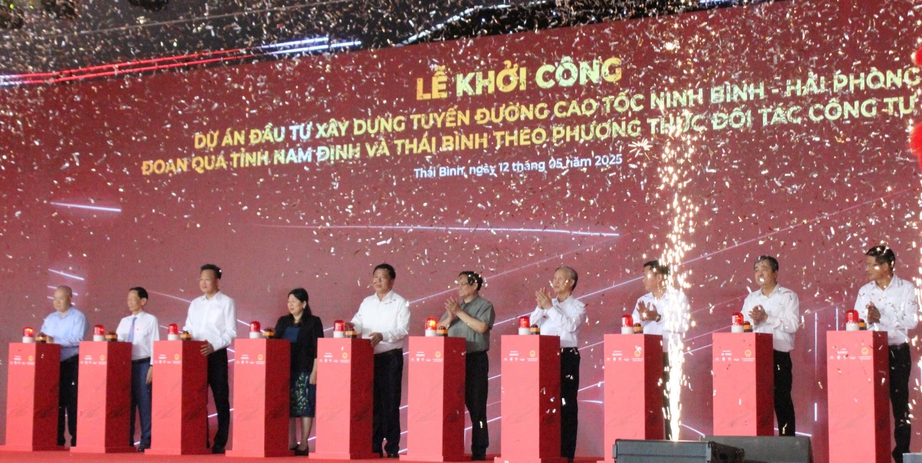 Thủ tướng: Phấn đấu hoàn thành cao tốc qua Thái Bình, Nam Định năm 2026- Ảnh 1. Thủ tướng: Phấn đấu hoàn thành cao tốc qua Thái Bình, Nam Định năm 2026- Ảnh 1.
