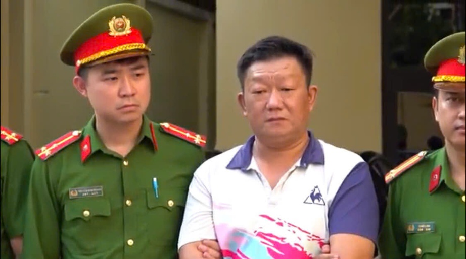 Khởi tố, bắt giam thêm 34 đối tượng trong vụ buôn lậu xăng dầu tại Saigon Transco- Ảnh 1. Khởi tố, bắt giam thêm 34 đối tượng trong vụ buôn lậu xăng dầu tại Saigon Transco- Ảnh 1.