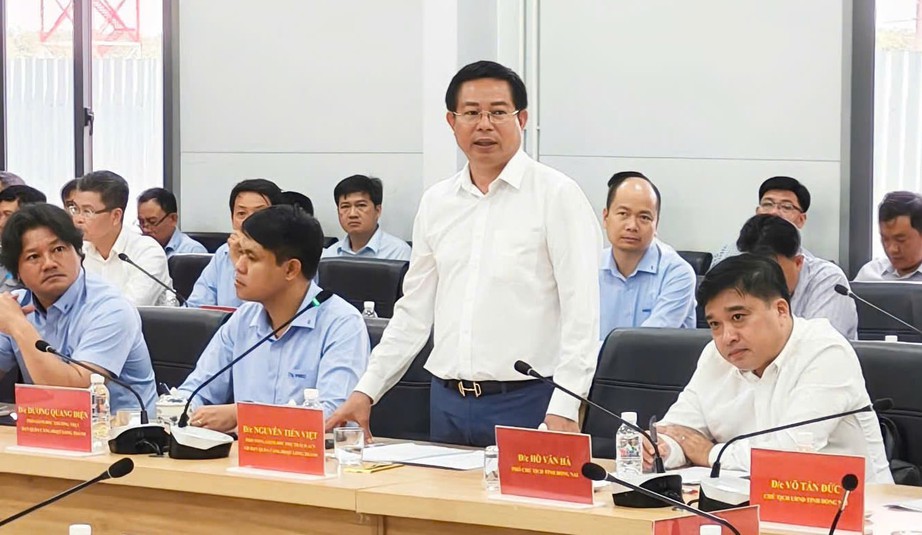 Bộ trưởng Bộ Xây dựng: Tăng tốc để cao tốc, sân bay Long Thành cán đích cuối năm 2025- Ảnh 5. Bộ trưởng Bộ Xây dựng: Tăng tốc để cao tốc, sân bay Long Thành cán đích cuối năm 2025- Ảnh 5.