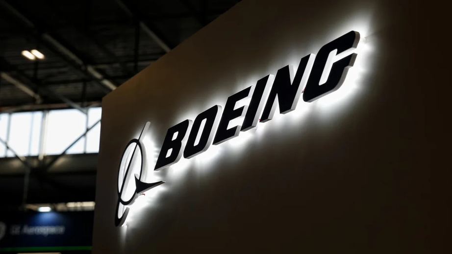 Boeing chấp thuận chi 1,1 tỷ USD dàn xếp với Bộ Tư pháp Mỹ về 2 vụ tai nạn máy bay 737 Max- Ảnh 1. Boeing chấp thuận chi 1,1 tỷ USD dàn xếp với Bộ Tư pháp Mỹ về 2 vụ tai nạn máy bay 737 Max- Ảnh 1.