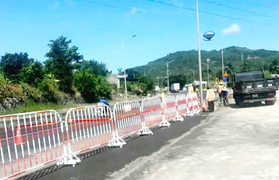 Quảng Ngãi đảm bảo ATGT phục vụ lễ Quốc tang nguyên Chủ tịch nước Trần Đức Lương- Ảnh 2. Quảng Ngãi đảm bảo ATGT phục vụ lễ Quốc tang nguyên Chủ tịch nước Trần Đức Lương- Ảnh 2.
