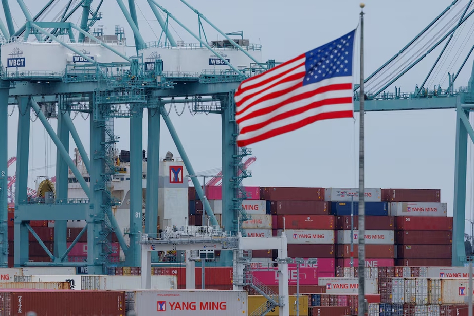 Quyết định áp thuế đối ứng của ông Trump lại được khôi phục- Ảnh 1. Quyết định áp thuế đối ứng của ông Trump lại được khôi phục- Ảnh 1.