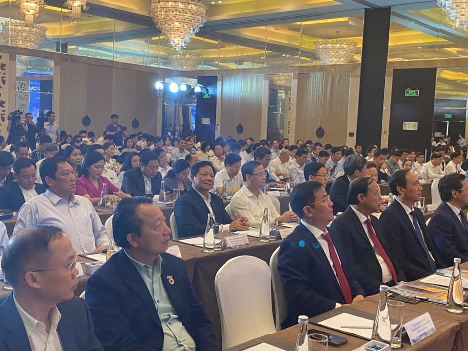 Năng lực cạnh tranh cấp tỉnh PCI: Xuất hiện nhiều "ngôi sao cải cách" mới- Ảnh 4. Năng lực cạnh tranh cấp tỉnh PCI: Xuất hiện nhiều "ngôi sao cải cách" mới- Ảnh 4.