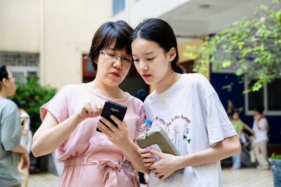 Những người đồng hành thầm lặng phía sau kỳ thi vào lớp 10- Ảnh 2.