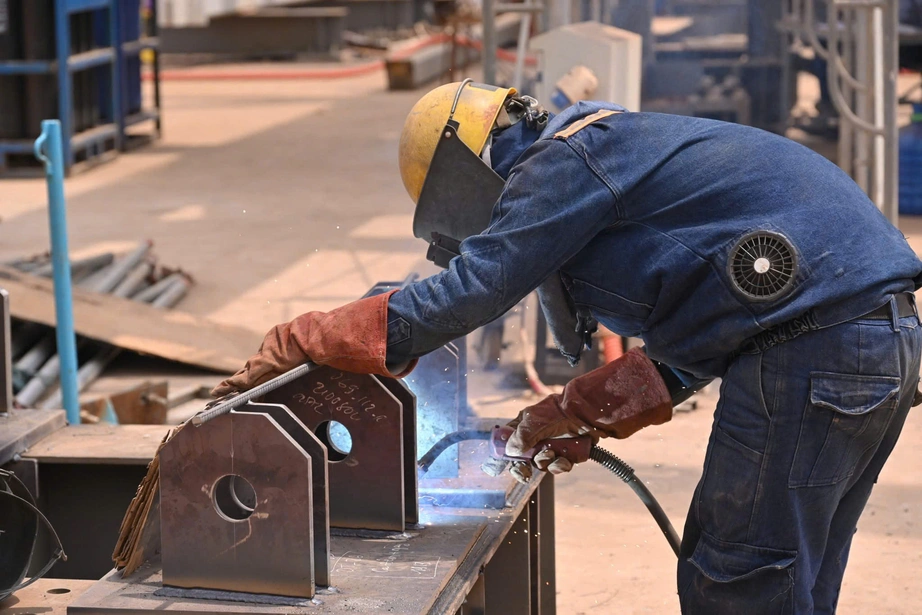 Áo điều hòa tiện lợi nhưng thận trọng khi chọn mua, sử dụng- Ảnh 1. Áo điều hòa tiện lợi nhưng thận trọng khi chọn mua, sử dụng- Ảnh 1.