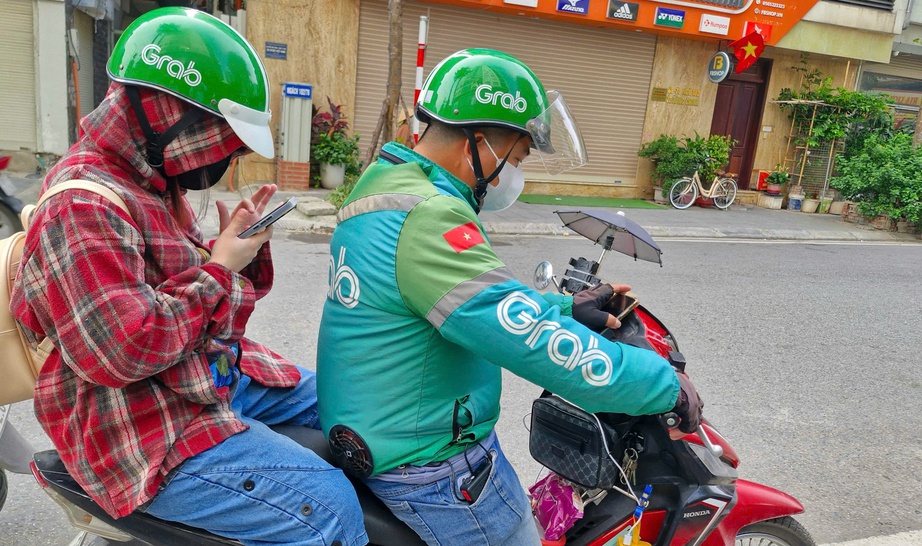 Áo điều hòa tiện lợi nhưng thận trọng khi chọn mua, sử dụng- Ảnh 2. Áo điều hòa tiện lợi nhưng thận trọng khi chọn mua, sử dụng- Ảnh 2.