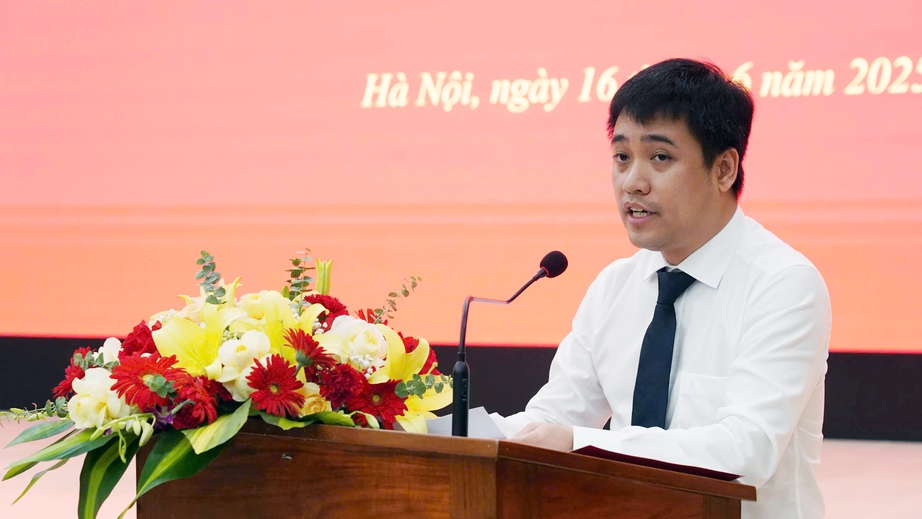 Thứ trưởng Nguyễn Danh Huy: Báo Xây dựng sau hợp nhất phải đoàn kết, vượt thách thức- Ảnh 4. Thứ trưởng Nguyễn Danh Huy: Báo Xây dựng sau hợp nhất phải đoàn kết, vượt thách thức- Ảnh 4.