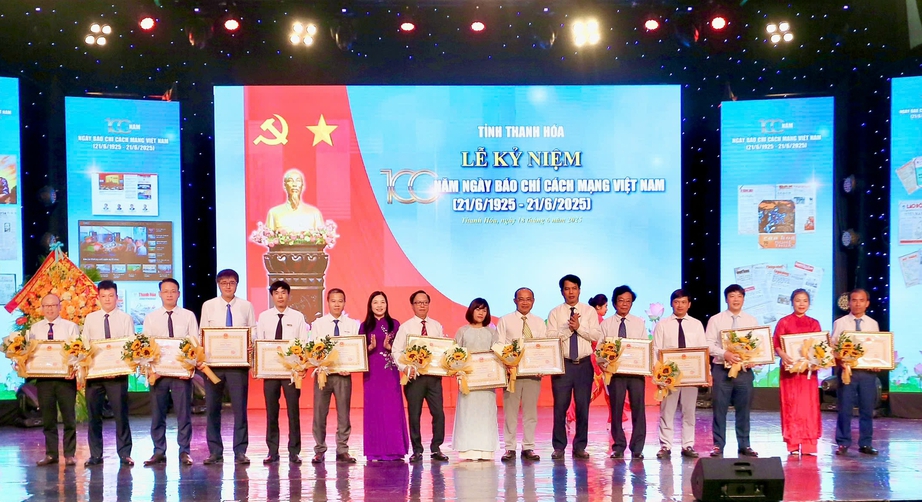 Thanh Hóa kỷ niệm 100 năm Báo chí Cách mạng Việt Nam, tôn vinh đội ngũ người làm báo- Ảnh 2. Thanh Hóa kỷ niệm 100 năm Báo chí Cách mạng Việt Nam, tôn vinh đội ngũ người làm báo- Ảnh 2.