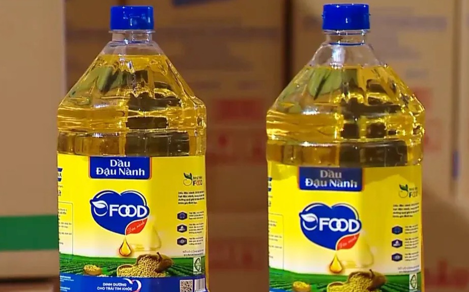 Hàng ngàn tấn dầu ăn chăn nuôi bán cho người, Bộ Công thương nói đang tìm hiểu thông tin- Ảnh 1.