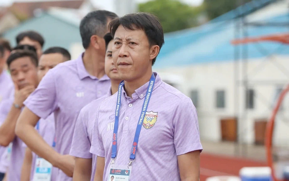 HLV Nguyễn Thành Công bất ngờ chia tay CLB Hà Tĩnh- Ảnh 1. HLV Nguyễn Thành Công bất ngờ chia tay CLB Hà Tĩnh- Ảnh 1.