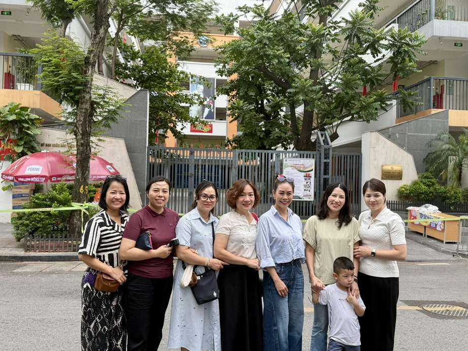 Thí sinh cả nước nhẹ nhõm khép lại kỳ thi tốt nghiệp THPT 2025- Ảnh 9. Thí sinh cả nước nhẹ nhõm khép lại kỳ thi tốt nghiệp THPT 2025- Ảnh 9.