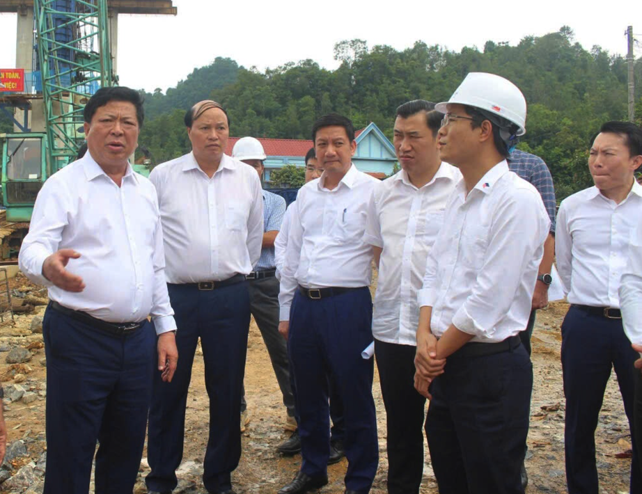 Khắc phục khó khăn, bảo đảm thông tuyến cao tốc Đồng Đăng - Trà Lĩnh trong năm 2025- Ảnh 1. Khắc phục khó khăn, bảo đảm thông tuyến cao tốc Đồng Đăng - Trà Lĩnh trong năm 2025- Ảnh 1.