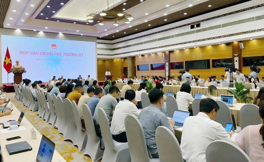 Thứ trưởng Nguyễn Danh Huy thông tin về phương án bỏ giấy phép xây dựng- Ảnh 3.