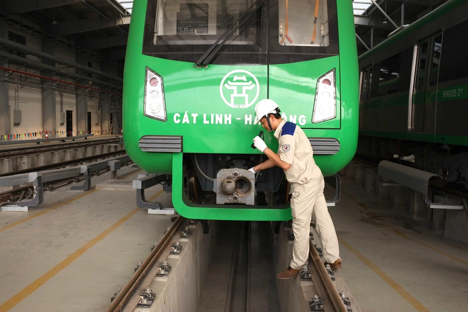 Đề xuất thu hồi quyết định công nhận đăng kiểm viên đường sắt nếu tiêu cực, sách nhiễu- Ảnh 1. Đề xuất thu hồi quyết định công nhận đăng kiểm viên đường sắt nếu tiêu cực, sách nhiễu- Ảnh 1.