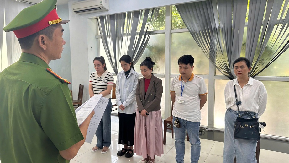 Đà Nẵng chấn chỉnh hoạt động khám, chữa bệnh sau khi loạt cơ sở, người hành nghề bị xử lý- Ảnh 2. Đà Nẵng chấn chỉnh hoạt động khám, chữa bệnh sau khi loạt cơ sở, người hành nghề bị xử lý- Ảnh 2.