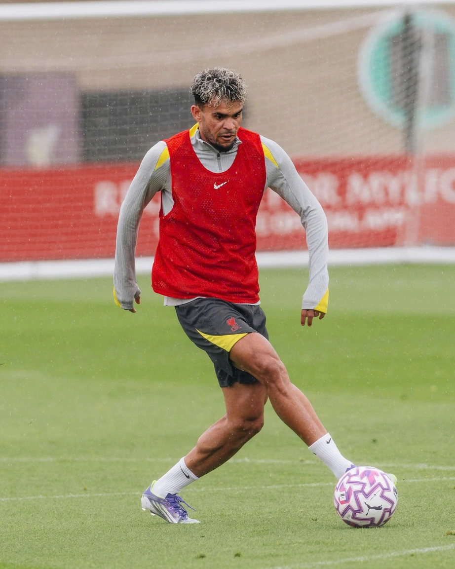 Luis Diaz đòi ra đi, Liverpool chốt giá khiến loạt “đại gia” châu Âu chùn chân- Ảnh 1. Luis Diaz đòi ra đi, Liverpool chốt giá khiến loạt “đại gia” châu Âu chùn chân- Ảnh 1.