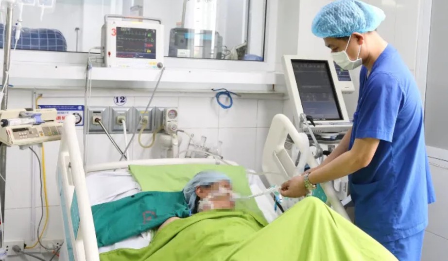 Miền Bắc nắng nóng gay gắt: Tránh sốc nhiệt cách nào?- Ảnh 1.