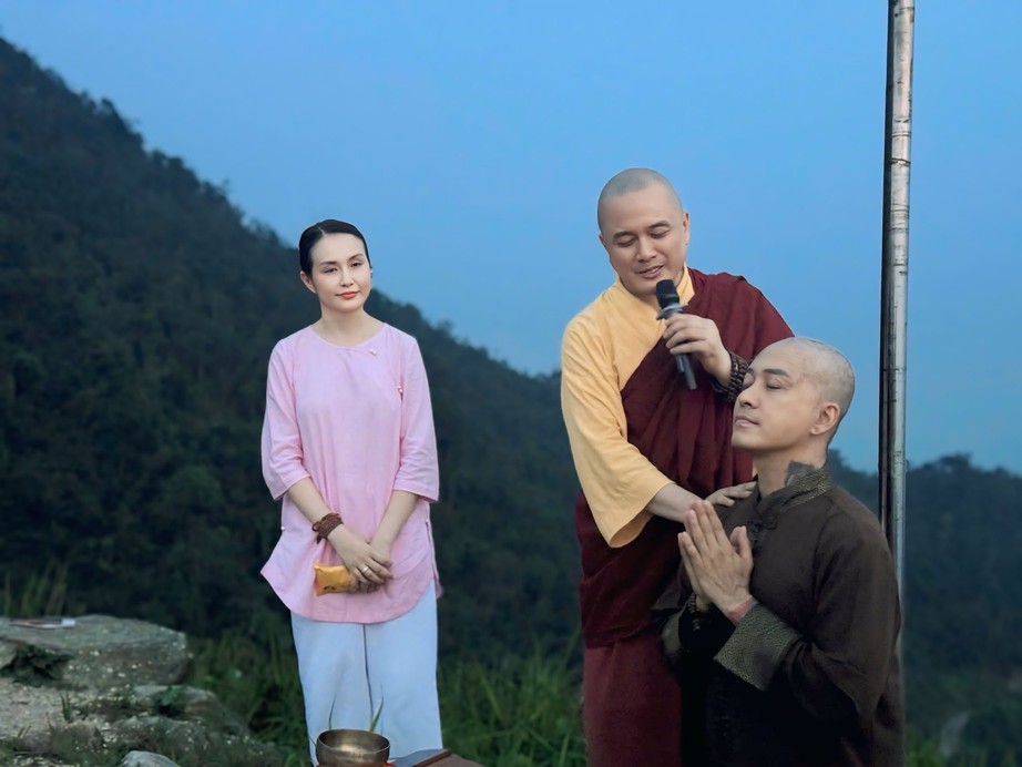 Tuấn Hưng lên tiếng về việc cạo trọc đầu: "Ai hiểu thì thương, chưa hiểu tôi cũng thương"- Ảnh 1.