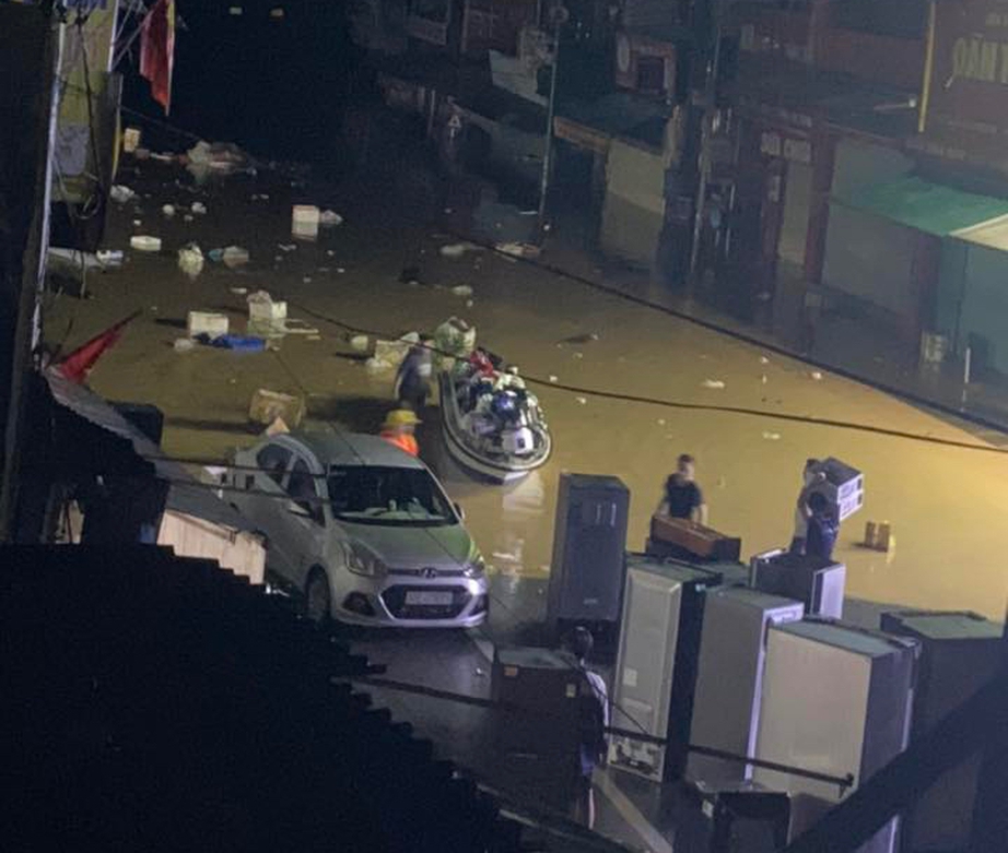 Sẵn sàng ứng phó khẩn cấp với mưa lũ ảnh hưởng tới khu vực hạ lưu sông ngòi, hồ đập- Ảnh 4.