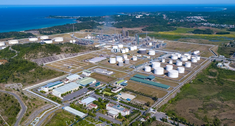 Quảng Ngãi giao gần 38ha đất mở rộng Nhà máy Lọc dầu Dung Quất- Ảnh 1. Quảng Ngãi giao gần 38ha đất mở rộng Nhà máy Lọc dầu Dung Quất- Ảnh 1.