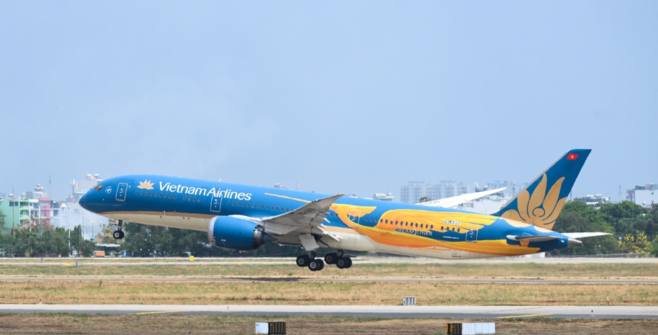 Vietnam Airlines lãi gần 3 nghìn tỷ đồng trong quý II- Ảnh 1. Vietnam Airlines lãi gần 3 nghìn tỷ đồng trong quý II- Ảnh 1.