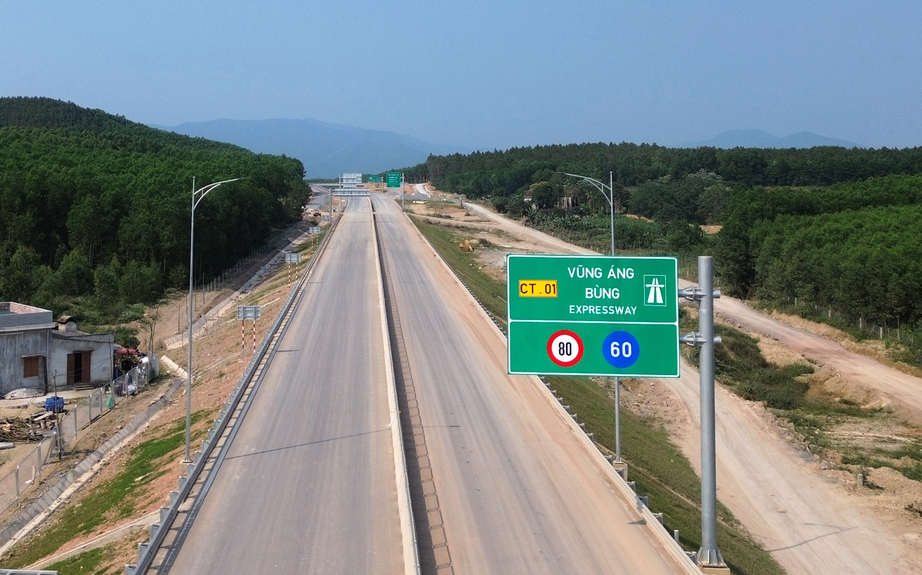 Thủ tướng: Dứt khoát hoàn thành mục tiêu 3.000km cao tốc cuối năm 2025- Ảnh 2.