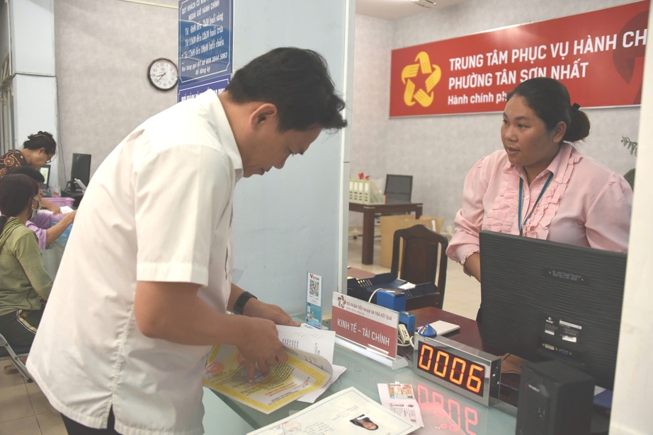 TP.HCM sau sáp nhập: Mục tiêu tăng trưởng 8,5%, đẩy mạnh quy hoạch và hạ tầng- Ảnh 2. TP.HCM sau sáp nhập: Mục tiêu tăng trưởng 8,5%, đẩy mạnh quy hoạch và hạ tầng- Ảnh 2.