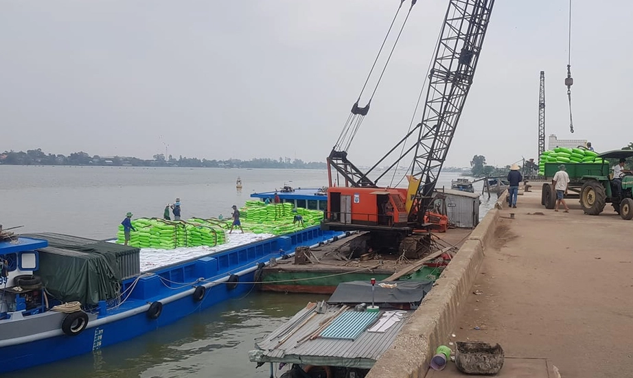 Phát triển cảng biển An Giang, nâng cấp luồng cho tàu trọng tải lớn vào sông Hậu- Ảnh 1. Phát triển cảng biển An Giang, nâng cấp luồng cho tàu trọng tải lớn vào sông Hậu- Ảnh 1.