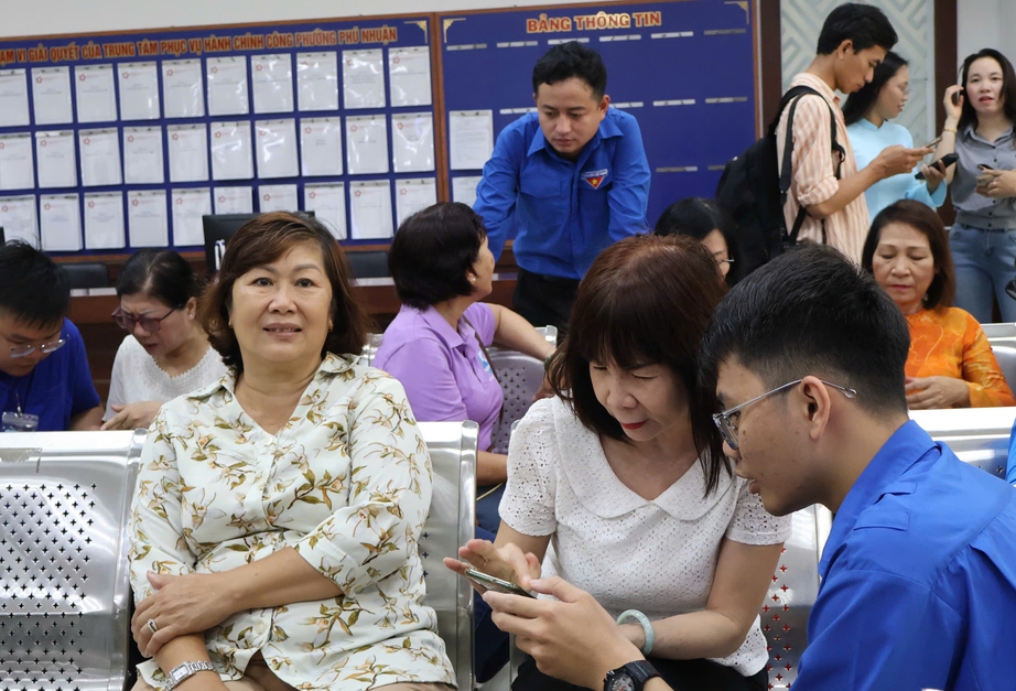 Hàng trăm thanh niên hỗ trợ vận hành mô hình chính quyền hai cấp ở TP.HCM- Ảnh 3. Hàng trăm thanh niên hỗ trợ vận hành mô hình chính quyền hai cấp ở TP.HCM- Ảnh 3.