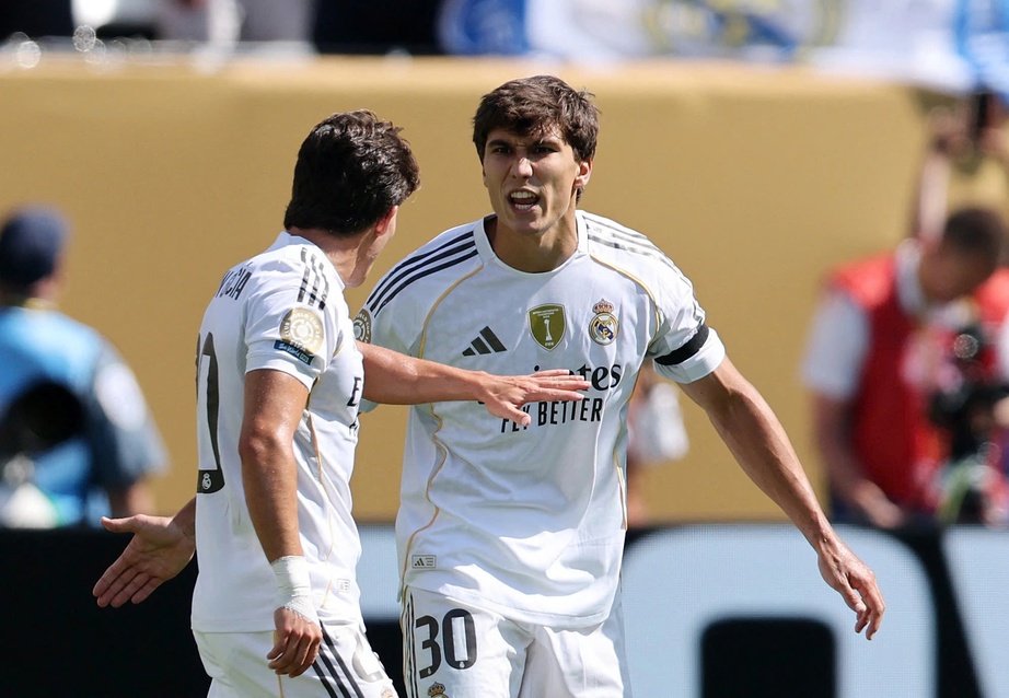 Dàn sao Real Madrid tái mặt vì sự cố máy bay tại FIFA Club World Cup- Ảnh 2. Dàn sao Real Madrid tái mặt vì sự cố máy bay tại FIFA Club World Cup- Ảnh 2.