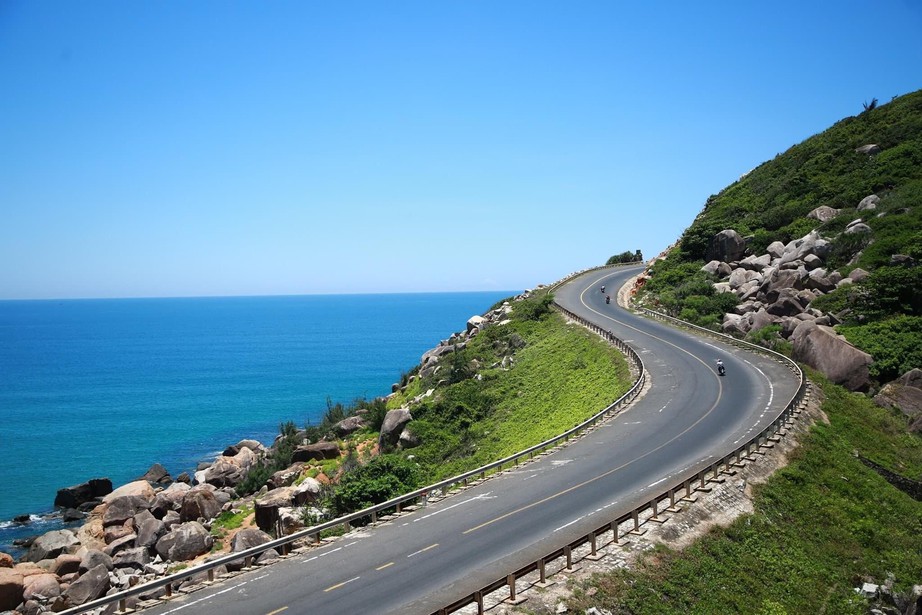 Đẩy nhanh tiến độ, hoàn thành toàn bộ 2.838km đường ven biển trước năm 2030- Ảnh 1. Đẩy nhanh tiến độ, hoàn thành toàn bộ 2.838km đường ven biển trước năm 2030- Ảnh 1.