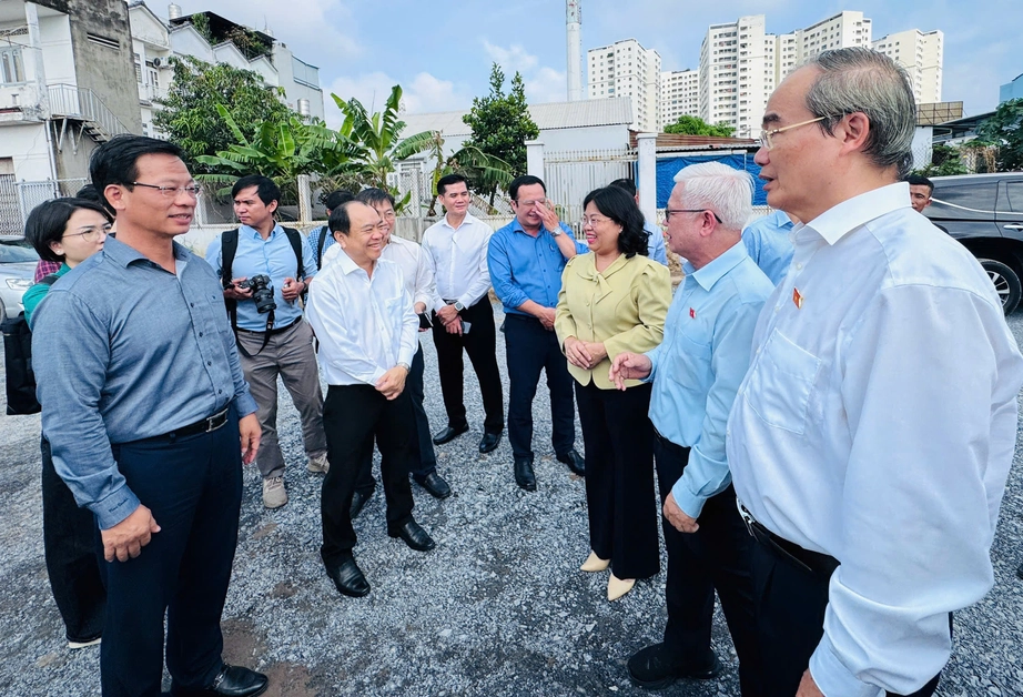 Đoàn ĐBQH TP.HCM kiểm tra dự án Vành đai 3, kênh Tham Lương - Bến Cát - rạch Nước Lên- Ảnh 1. Đoàn ĐBQH TP.HCM kiểm tra dự án Vành đai 3, kênh Tham Lương - Bến Cát - rạch Nước Lên- Ảnh 1.